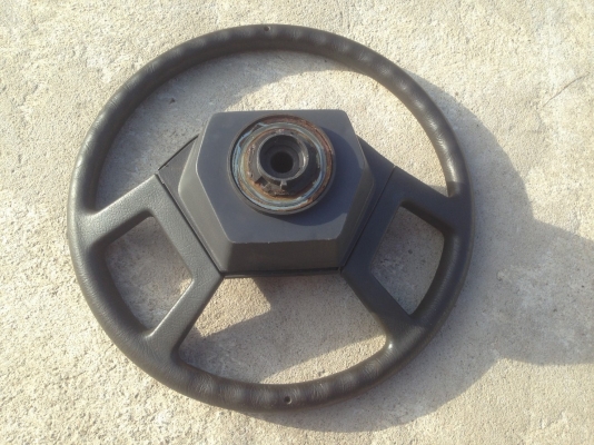 ขายพวงมาลัย nissan ใส่ big-m สภาพสวย 1200 บาท รวมส่ง