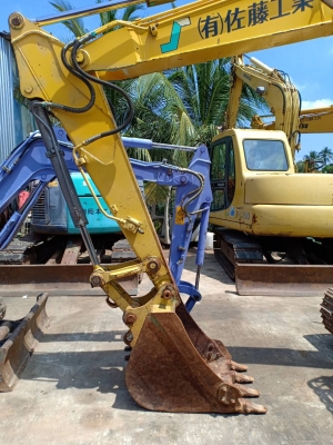 ขายจ้า..KOBELCO SK60-3 มาร์คไฟว์  ซุปเปอร์  เก่าใน  สภาพดี  มีลายแย๊ก  ผานดัน  เอกสารอินซอย  พร้อมใช้  โทร 089-3818694จ๊อย