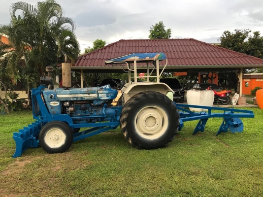 รถไถฟอร์ด 6600 สภาพพร้อมใช้งานปกติ มีดันหน้า มีฝาน3 มีฝานยกร่องให้