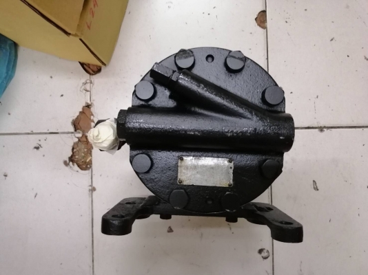 ปั้มพวงมาลัยรถบด watanabe 9 ล้อ ปั้มพวงมาลัยรถบด watanabe 9 ล้อ