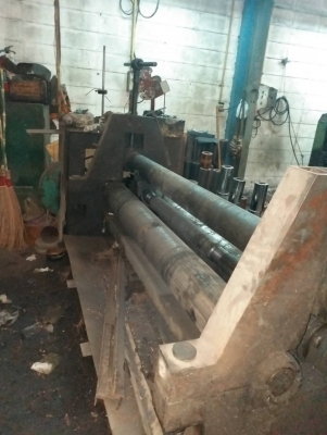 ขายเครื่องม้วนยาว2เมตรลูกกลิ้งตัน6นิ้วกับ8นิ้วม้วนได้8มิลพร้อมใช้คับ