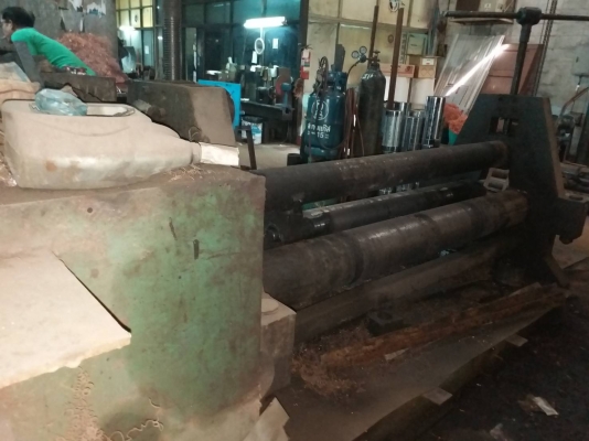 ขายเครื่องม้วนยาว2เมตรลูกกลิ้งตัน6นิ้วกับ8นิ้วม้วนได้8มิลพร้อมใช้คับ