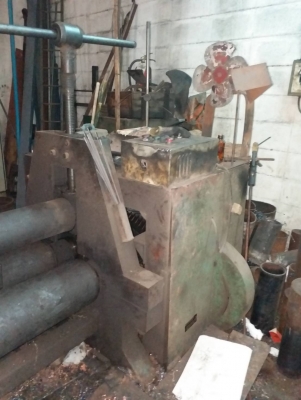 ขายเครื่องม้วนยาว2เมตรลูกกลิ้งตัน6นิ้วกับ8นิ้วม้วนได้8มิลพร้อมใช้คับ