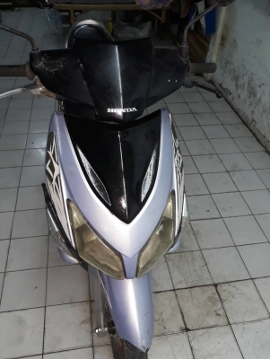 click 110cc ปี 49 เล่มโอนลด 5700.-