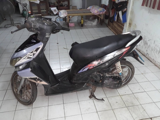 click 110cc ปี 49 เล่มโอนลด 5700.-