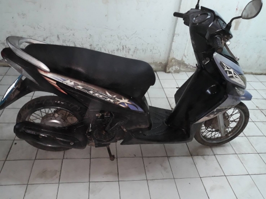 click 110cc ปี 49 เล่มโอนลด 5700.-