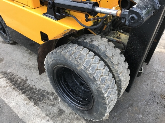 Komatsu fd25-6สภาพดีเก่าญี่ปุ่น มีใบอินวอยไม่เคยใช้ในไทย Komatsu fd25-6สภาพดีเก่าญี่ปุ่น มีใบอินวอยไม่เคยใช้ในไทย