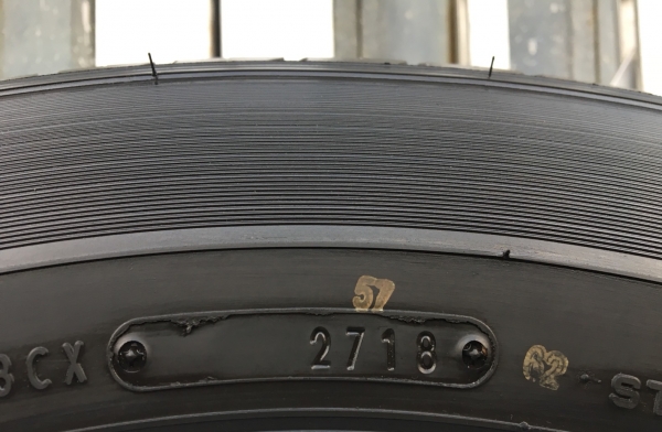 ยางใหม่ป้ายแดง Dunlop 215-70-16 ปี 18 ใหม่กริ๊บๆ เส้นสีจัด