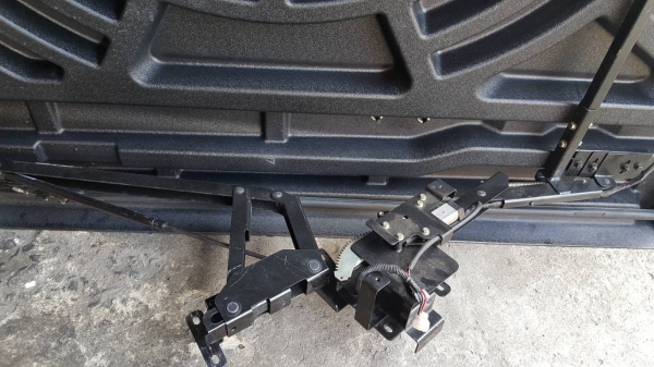 ฝาปิดกระบะท้ายไฟฟ้าของ Isuzu All New D-Max Cab ปี 2012+ สภาพดีพร้อมใช้งาน อุปกรณ์ครบ