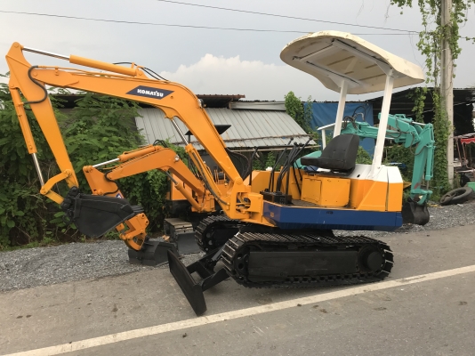 Komatsu pc15สภาพดีเก่าญี่ปุ่น มีใบอินวอยไม่เคยใช้ในไทย