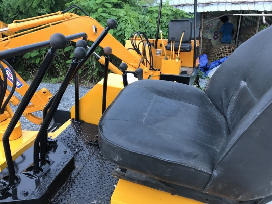 Komatsu pc15สภาพดีเก่าญี่ปุ่น มีใบอินวอยไม่เคยใช้ในไทย