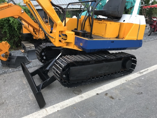 Komatsu pc15สภาพดีเก่าญี่ปุ่น มีใบอินวอยไม่เคยใช้ในไทย