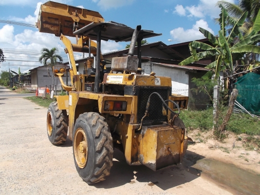 ขายรถตักล้อยางMITSUBISHI WS 500 เก่าในตักได้ครั้งละ 1 คิวเครื่องดี เกียร์ดี ปั้มไฮดรอลิคดี