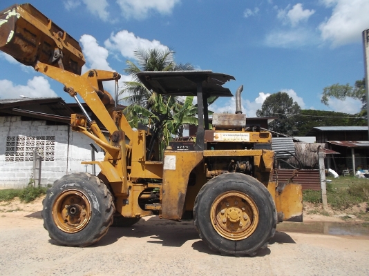 ขายรถตักล้อยางMITSUBISHI WS 500 เก่าในตักได้ครั้งละ 1 คิวเครื่องดี เกียร์ดี ปั้มไฮดรอลิคดี