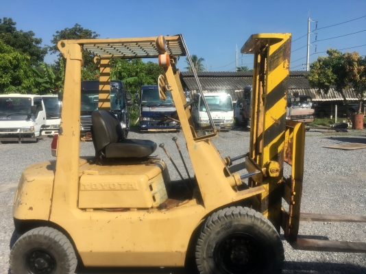รถ Fork Lift TOYOTA ขนาด 2 ตัน เก่าญี่ปุ่น สนใจโทร 081-9485494