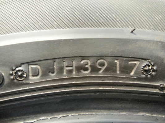 ขายยาง 215/55R16 บริดจสโตน ปี17 ดอกเต็มๆสดๆ ใช้กันนานๆ ชุดละ 2999 บาท พร้อมใส่ ถ่วง ฟรี ขายยาง 215/55R16 บริดจสโตน ปี17 ดอกเต็มๆสดๆ ใช้กันนานๆ ชุดละ 2999 บาท พร้อมใส่ ถ่วง ฟรี