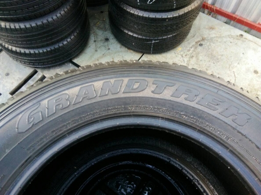 ขายยาง 265/60R18 DUNLOP ปี17 ดอกยางเต็มสวยไม่ร้าวไม่ปะไม่แตกลาย ชุดละ 6500 บาท พร้อมใส่ ถ่วง ฟรี
