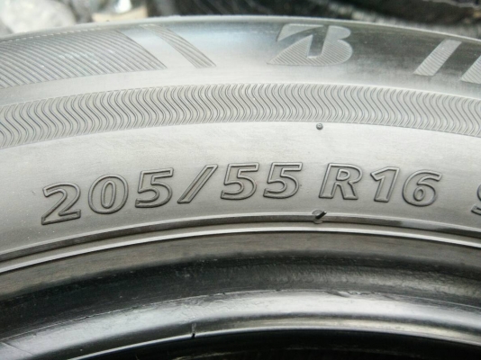 ขายยาง 205/55R16 บริดจสโตน อีโคเปีย EP300 ปลายปั17 ดอกเต็มสดไม่ร้าวไม่กินข้างไม่ปะ ชุดละ 3500 บาท พร