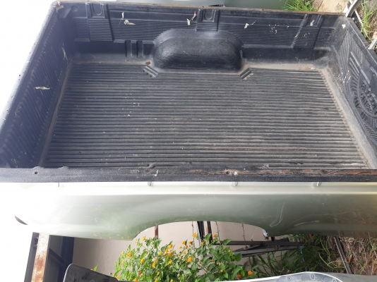 ลูกกระบะวีโก้ ตอนเดียว สีบรอนส์ มีไลเนอร ลูกกระบะวีโก้ ตอนเดียว สีบรอนส์ มีไลเนอร