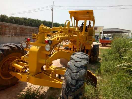 ขายรถเกรด KOMATSU GD376 สภาพพร้อมไช้ ขายรถเกรด KOMATSU GD376 สภาพพร้อมไช้