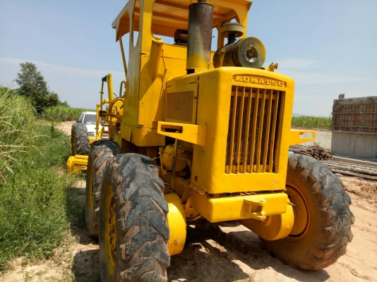 ขายรถเกรด KOMATSU GD376 สภาพพร้อมไช้