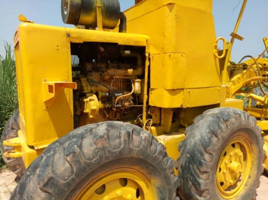 ขายรถเกรด KOMATSU GD376 สภาพพร้อมไช้ ขายรถเกรด KOMATSU GD376 สภาพพร้อมไช้