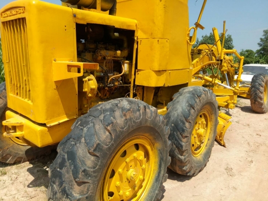 ขายรถเกรด KOMATSU GD376 สภาพพร้อมไช้ ขายรถเกรด KOMATSU GD376 สภาพพร้อมไช้