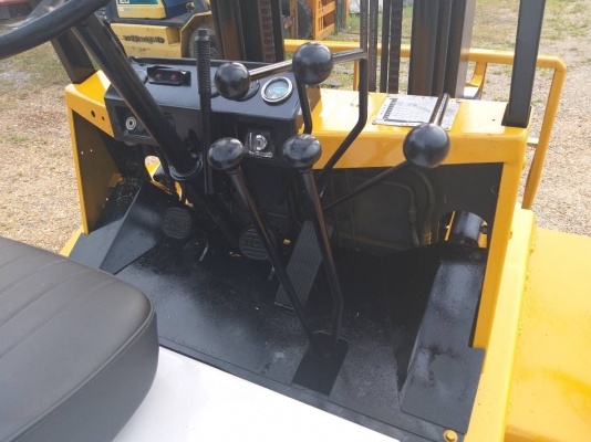 ขายรถยก TCM FD25 Z1 เครื่องดีเซล C240  เสาสูง 4 เมตร งาเท ยกได้ 2.5 ตัน เกียร์ธรรมดา ล้อหน้าคู่ รถนอกนำเข้า ติดต่อ 098-7962549