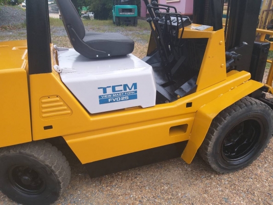 ขายรถยก TCM FD25 Z1 เครื่องดีเซล C240  เสาสูง 4 เมตร งาเท ยกได้ 2.5 ตัน เกียร์ธรรมดา ล้อหน้าคู่ รถนอกนำเข้า ติดต่อ 098-7962549