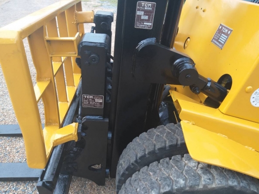 ขายรถยก TCM FD25 Z1 เครื่องดีเซล C240  เสาสูง 4 เมตร งาเท ยกได้ 2.5 ตัน เกียร์ธรรมดา ล้อหน้าคู่ รถนอกนำเข้า ติดต่อ 098-7962549