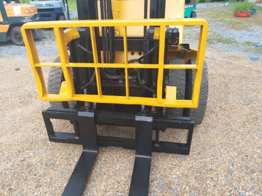 ขายรถยก TCM FD25 Z1 เครื่องดีเซล C240  เสาสูง 4 เมตร งาเท ยกได้ 2.5 ตัน เกียร์ธรรมดา ล้อหน้าคู่ รถนอกนำเข้า ติดต่อ 098-7962549