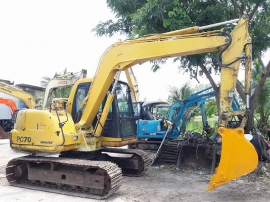 ขายจ้า..,KOMATSU PC70-7  เก่านอกแท้  มีลายแย๊ก  ใช้งานมา 7,xxx  ชั่วโมง  สภาพสวย พร้อมใช้ โทร 089-3818694  จ๊อย