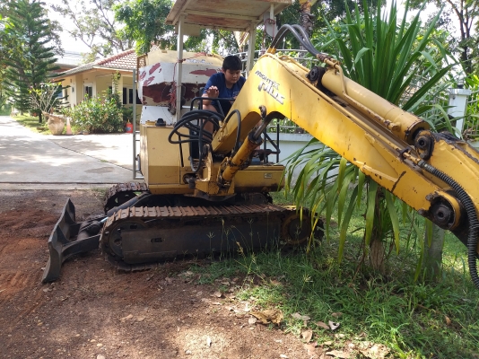 ขายด่วน KOMATSU PC30-3 สภาพสวยพร้อมใช้งาน เครื่องปั้มดีเยี่ยม แรงเร็มกำลังไม่มีตก พร้อมใช้งานทันที สนใจสอบถาม 093 0764943  คุณ ตั้ม