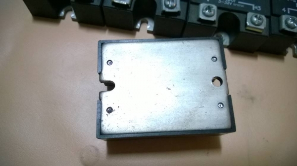 ขายเหมา SSR 8ตัว..... Solid State Relays