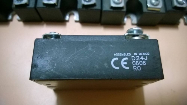 ขายเหมา SSR 8ตัว..... Solid State Relays