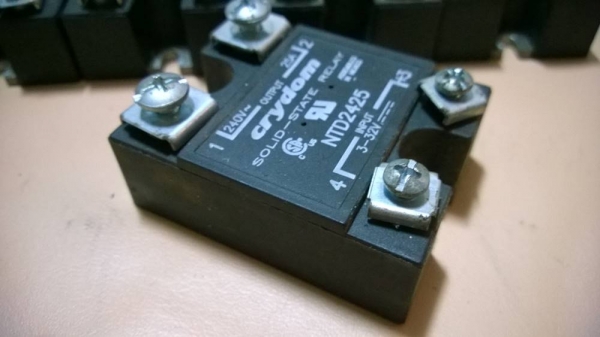 ขายเหมา SSR 8ตัว..... Solid State Relays