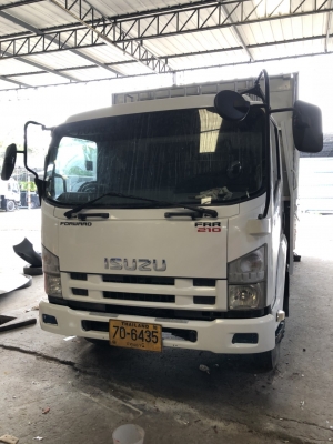 ต้องการขาย รถคอกสูง ISUZU  6 ล้อ ปี 55 210 แรง 2 เพลา สภาพสวยพร้อมใช้ คัชชีสวย ยางเต็ม สนใจติดต่อ 0892050655 , 0845391041  ด่วนๆๆๆ