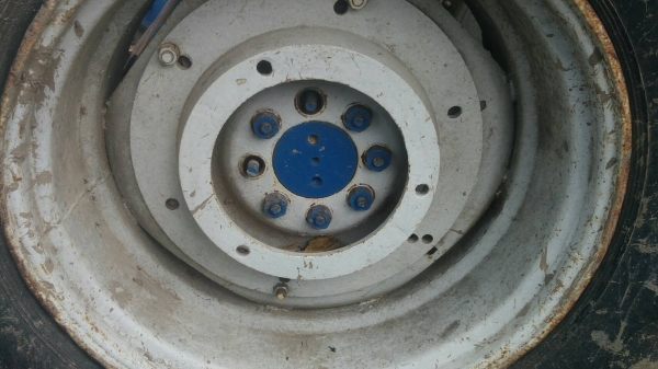 ขายรถไถ FORD 77 เสื้อลาย อุปกรณ์ ใบดัน ผาน เลือกเอา จะเอาผ่าน7หรือผ่าน3 ได้ผ่านเดียว เล่มทะเบียนชุดโอนอยู่สระบุรี ราคา225000บ. สนใจ0835601591