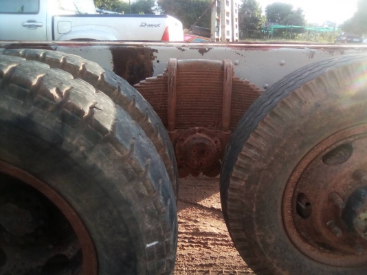 10 ล้อ เพลาเดียว  เล่มทะเบียนพร้อมโอน เจ้าของขายเอง 0985947837