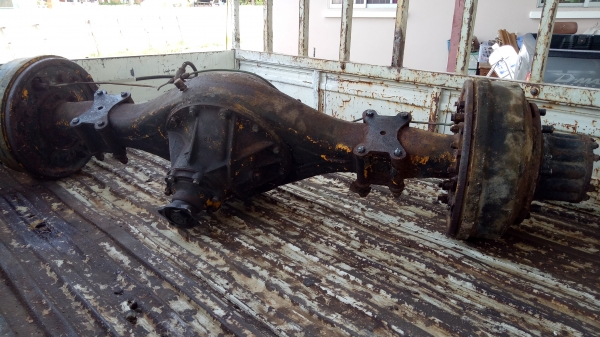 เพลาท้ายอีซูซุ น๊อตล้อ 8 ตัว   095-6314517  เฟือง 7 _37