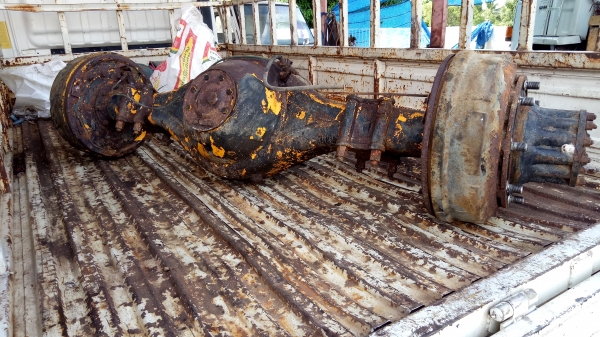 เพลาท้ายอีซูซุ น๊อตล้อ 8 ตัว   095-6314517  เฟือง 7 _37