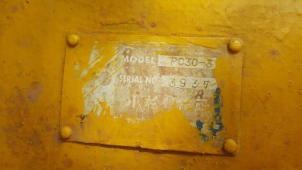 KOMATSU PC 30-5