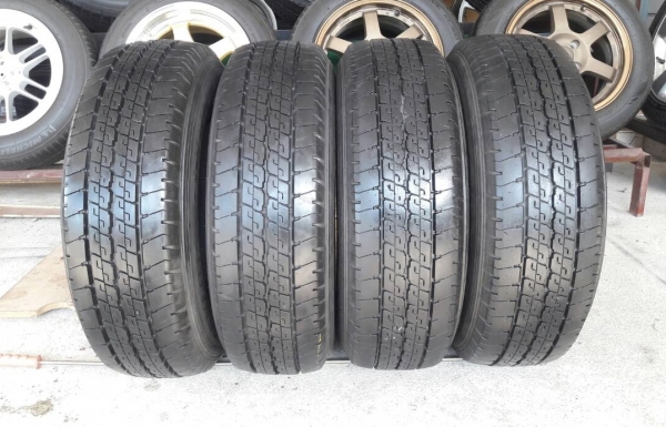 ยาง215/70/15 ปี17 DUNLOP SP LT36 4 เส้น