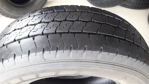 ยาง215/70/15 ปี17 DUNLOP SP LT36 4 เส้น