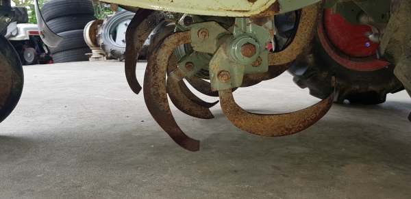 รถพรวนดินพร้อมใช้งาน 7.5 แรง ใบตีดิน 70 \% รถพรวนดินพร้อมใช้งาน 7.5 แรง ใบตีดิน 70 \%