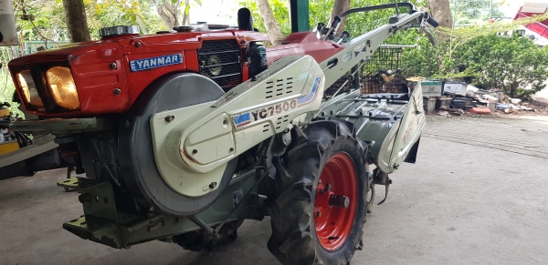 รถพรวนดินพร้อมใช้งาน 7.5 แรง ใบตีดิน 70 \% รถพรวนดินพร้อมใช้งาน 7.5 แรง ใบตีดิน 70 \%