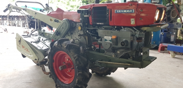 รถพรวนดินพร้อมใช้งาน 7.5 แรง ใบตีดิน 70 \%