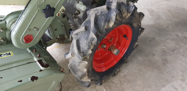 รถพรวนดินพร้อมใช้งาน 7.5 แรง ใบตีดิน 70 \% รถพรวนดินพร้อมใช้งาน 7.5 แรง ใบตีดิน 70 \%