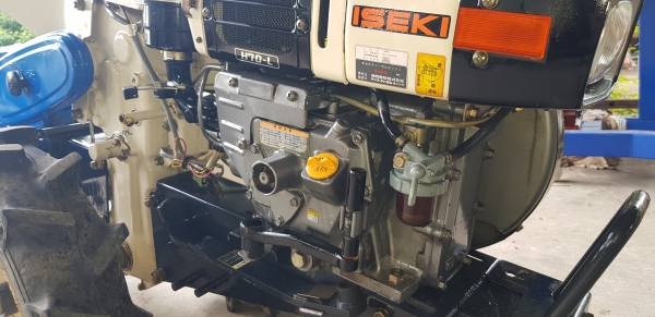 รถพรวนดิน 7.5 แรง ใบตีดิน 80 \% พร้อมใช้งาน รถพรวนดิน 7.5 แรง ใบตีดิน 80 \% พร้อมใช้งาน