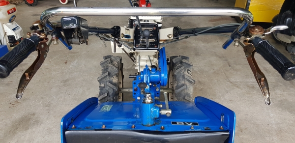 รถพรวนดิน 7.5 แรง ใบตีดิน 80 \% พร้อมใช้งาน รถพรวนดิน 7.5 แรง ใบตีดิน 80 \% พร้อมใช้งาน